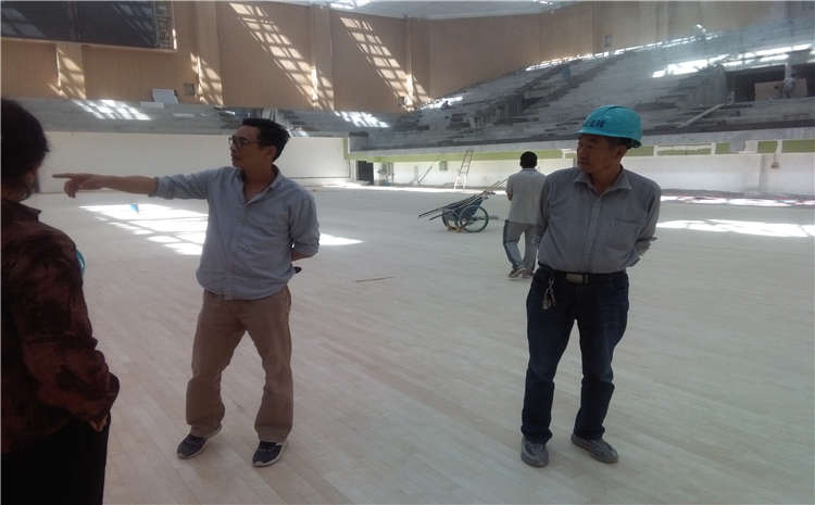 柞木籃球場地木地板多少錢一平米？