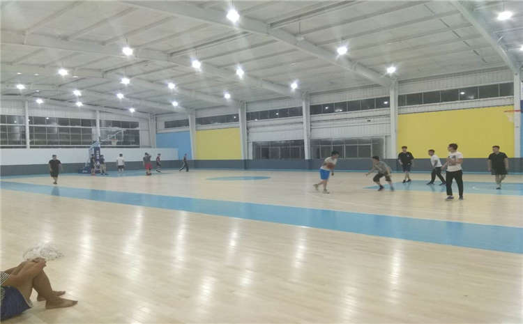 24厚籃球場實木地板哪個品牌好？