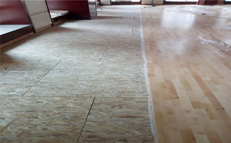 拼接板運(yùn)動(dòng)體育地板一般多少錢？