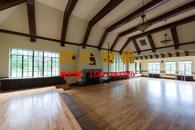 怎么選購專業(yè)的舞臺運動木地板？**簡單——歐氏地板